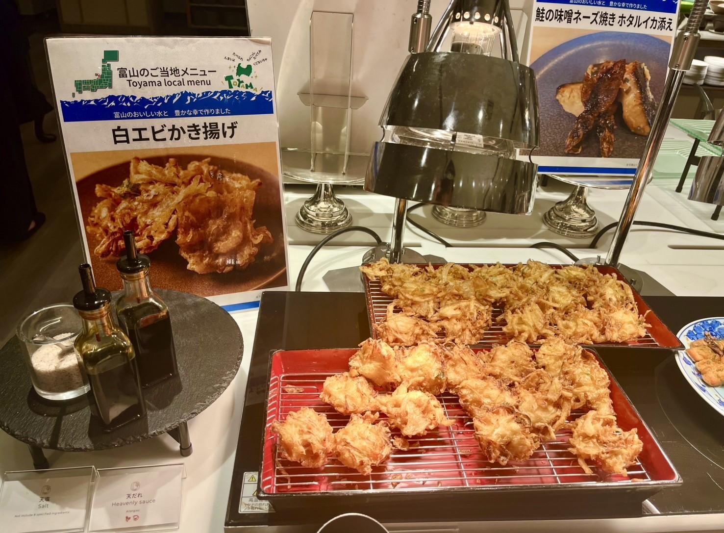 地元富山の料理も豊富！評判の高いビュッフェスタイルの食事-2