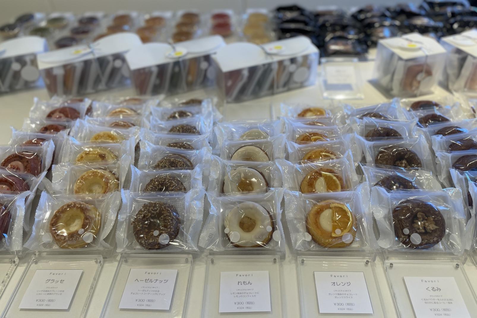 「ラ・メゾン ド ジュン」一度食べたらやみつきのキャラメルエクレア【富山市】-3