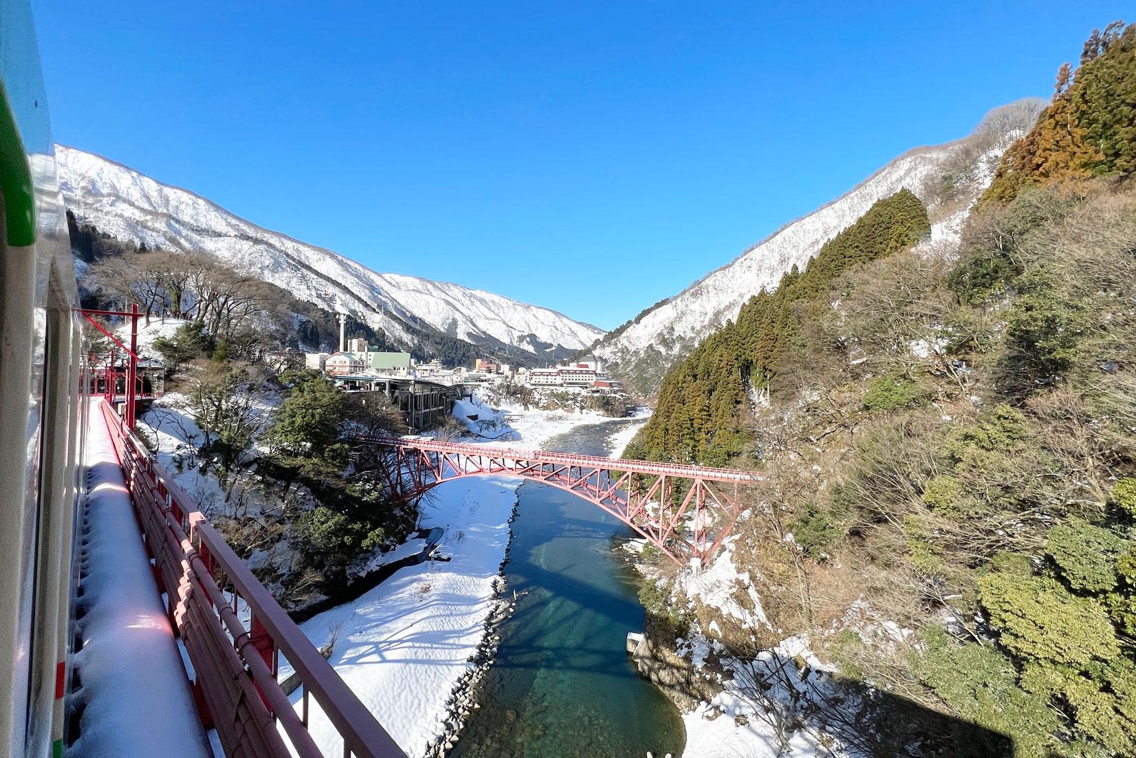 「冬の黒部峡谷プレミアムツアー」2月は冬トロッコ + 機関車車庫見学！-1