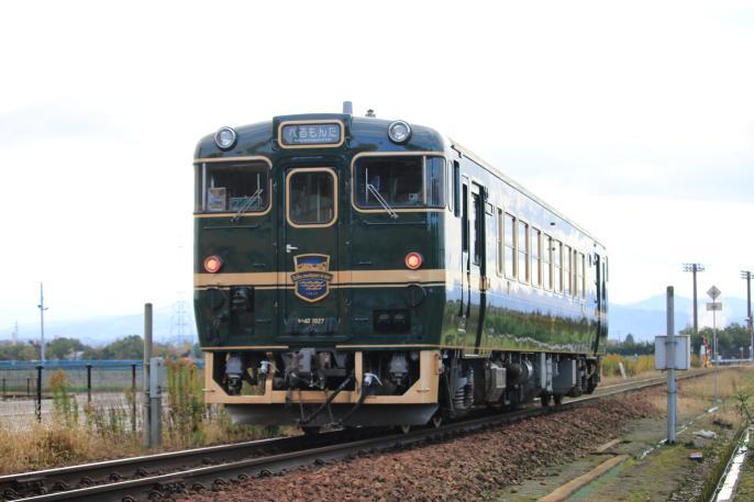 観光列車「ベル・モンターニュ・エ・メール」（愛称：べるもんた）-0