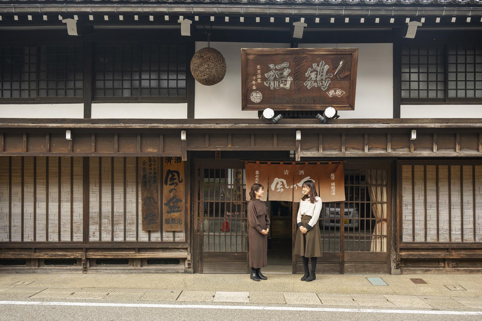 Brewing sake with a focus on ingredients and techniques.-4