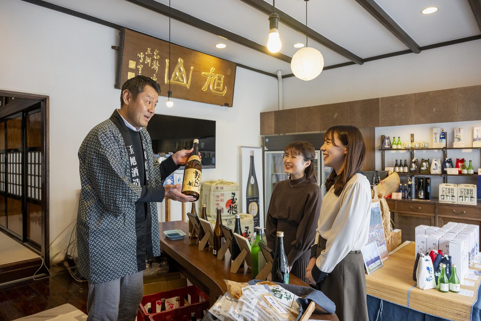 Brewing heartfelt sake using rice from Toyama Prefecture.-0