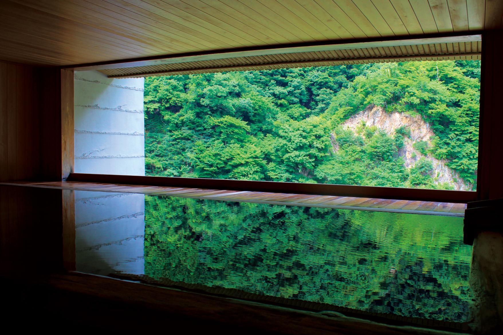 At Toyama’s Hot Springs, Let Famous Hot Springs and Spectacular Views Soothe You, and Bounties from the Mountains and the Sea Satiate You-1