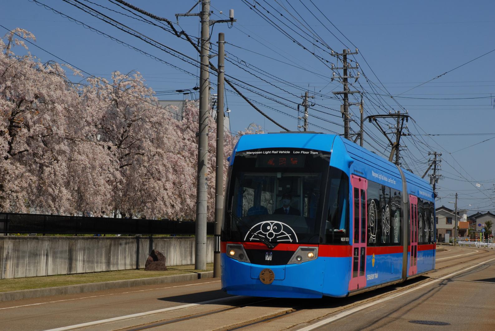 Takaoka Station (Manyo Line)/The Doraemon tram-3