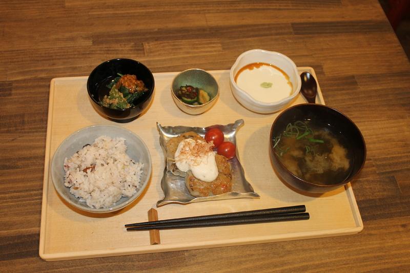 ものづくりの町高岡の食器がうれしい高岡和膳