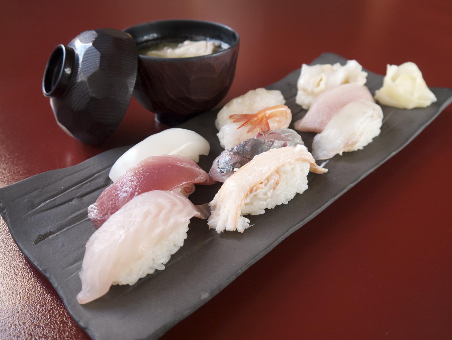 富山湾鮨　（3,600円（税込））。
