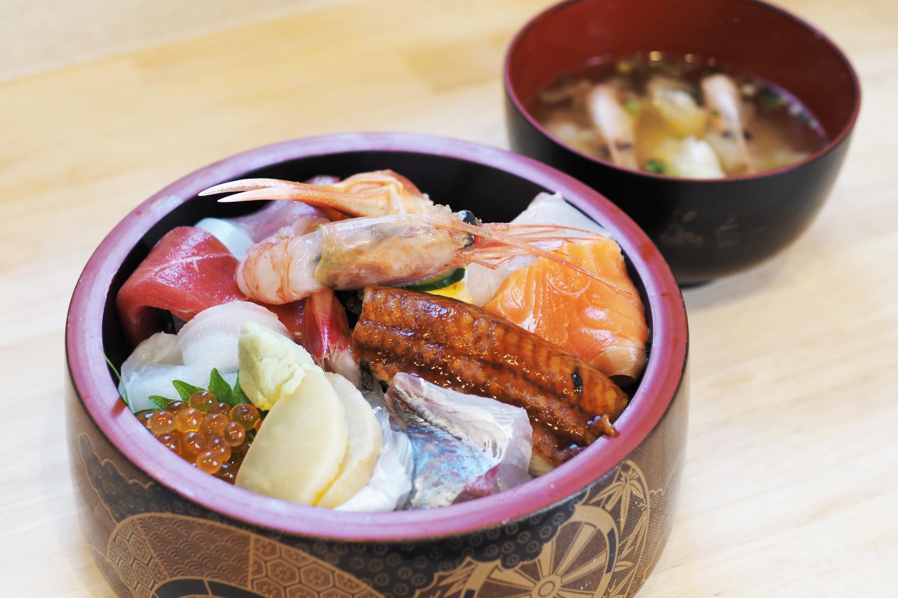 人気の「ちらし」は1,200円。